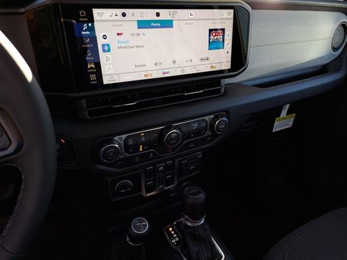 New 2026 Jeep Gladiator Sport image 7