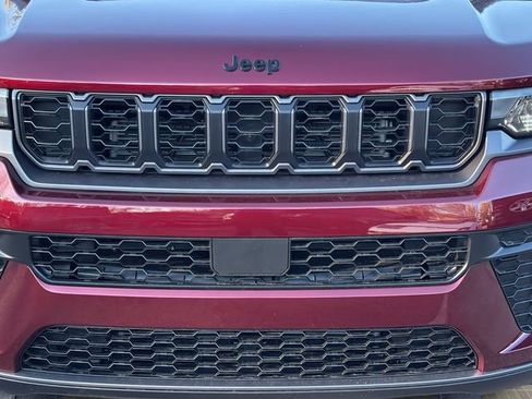 New 2026 Jeep Grand Cherokee Altitude AWD/4WD image 9