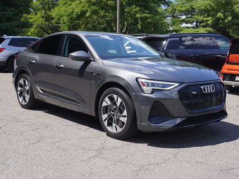 Used 2022 Audi e-tron Premium w/ Convenience Plus Package AWD/4WD image 61