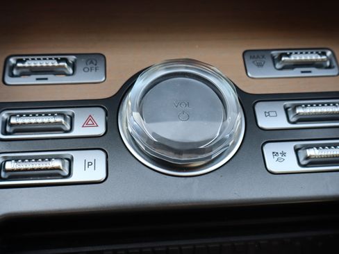 Used 2025 Lincoln Nautilus Reserve w/ Jet Appearance Package image 27