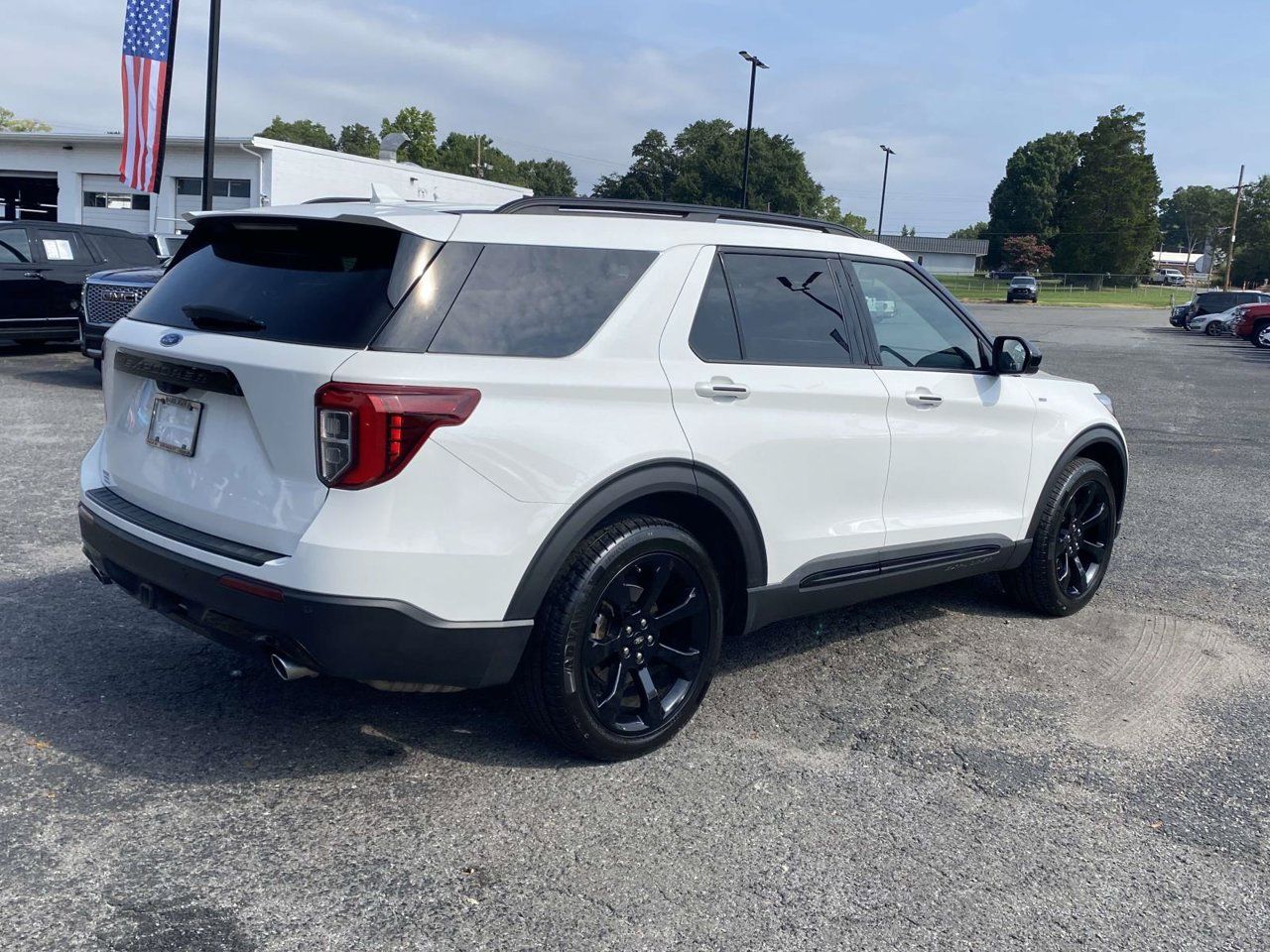 Used 2023 Ford Explorer ST-Line w/ Class IV Trailer Tow Package RWD image 8