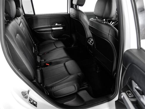 Used 2020 Mercedes-Benz GLB 250 w/ Premium Package image 38