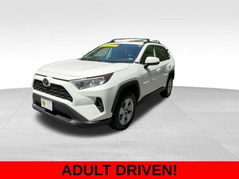 Used 2021 Toyota RAV4 XLE AWD/4WD image 2