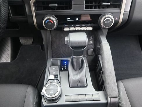 Used 2025 Toyota Tacoma SR5 AWD/4WD image 7