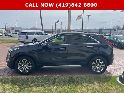 Used 2023 Cadillac XT4 Premium Luxury w/ Cold Weather Package image 11