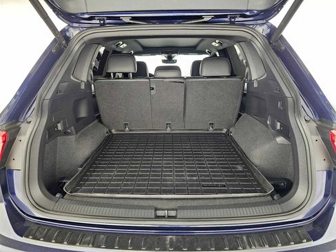 Used 2023 Volkswagen Tiguan SEL R-Line image 15