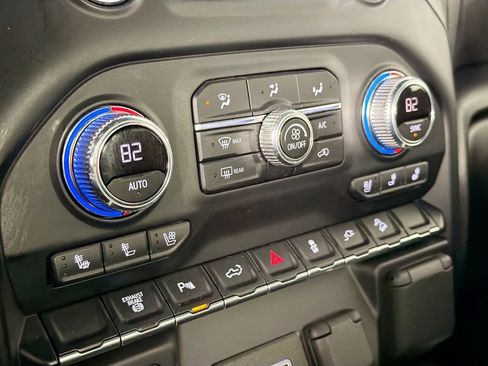 Used 2021 GMC Sierra 2500 AT4 w/ AT4 Preferred Package AWD/4WD image 16