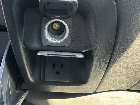 Used 2014 GMC Sierra 1500 SLT w/ SLT Crew Cab Value Package image 31