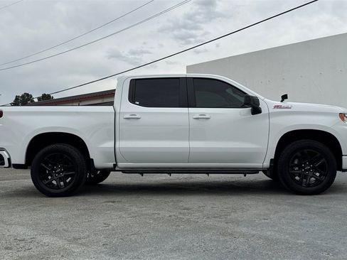 Used 2024 Chevrolet Silverado 1500 RST image 3