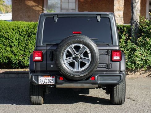 Used 2020 Jeep Wrangler Unlimited Sahara image 7