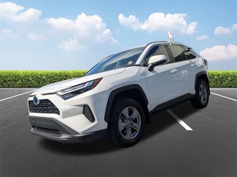 Certified 2024 Toyota RAV4 XLE w/ Convenience Package AWD/4WD image 10