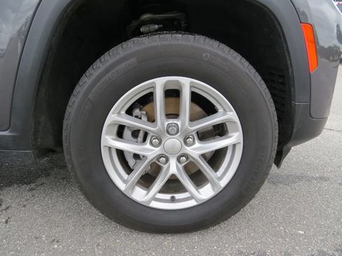 Certified 2024 Jeep Grand Cherokee Laredo X RWD image 11