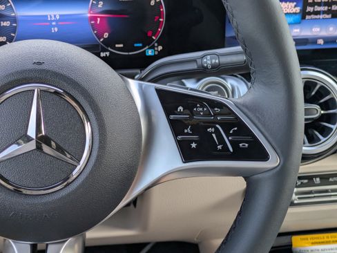 New 2026 Mercedes-Benz GLB 250 4MATIC image 18