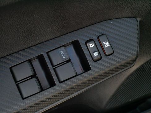 Used 2013 Toyota RAV4 LE AWD/4WD image 19