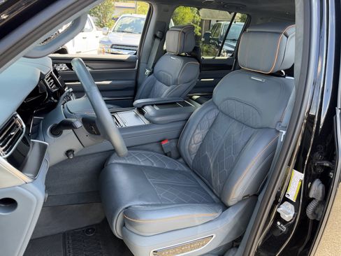 Used 2024 Jeep Grand Wagoneer L Series III w/ Rear Seat Video Group 1 AWD/4WD image 16