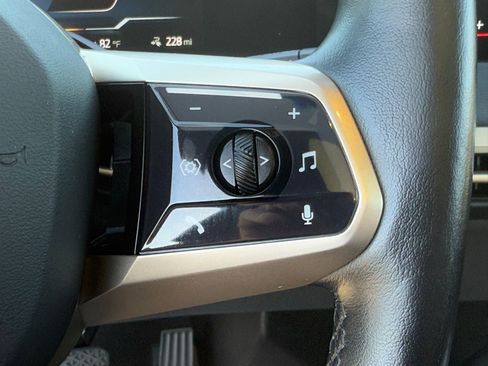 Certified 2022 BMW iX xDrive50 w/ Dynamic Handling Package image 27