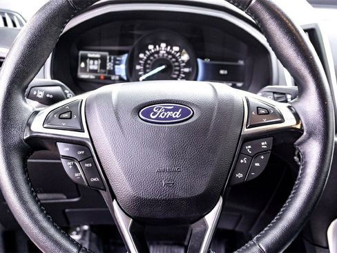 Used 2024 Ford Edge Titanium image 17