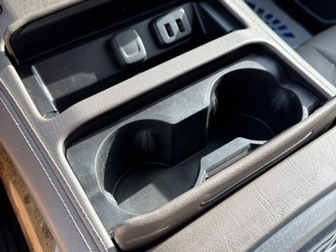 Used 2016 GMC Yukon Denali w/ Open Road Package image 28