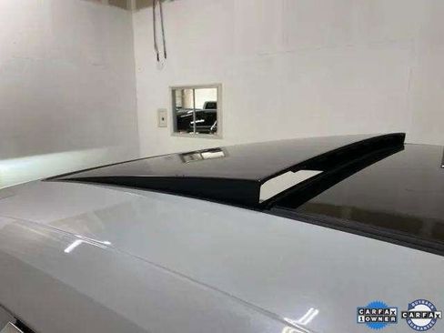 Used 2022 Audi e-tron Premium Plus w/ Premium Plus Package image 26