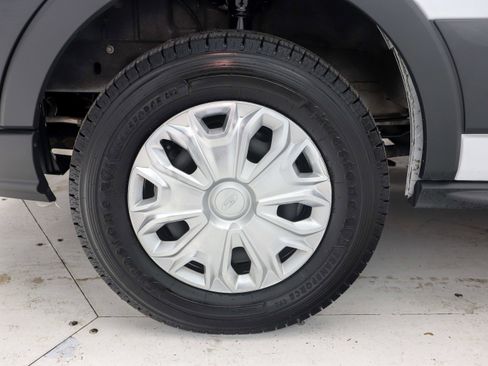 Used 2017 Ford Transit 150 XL RWD image 29