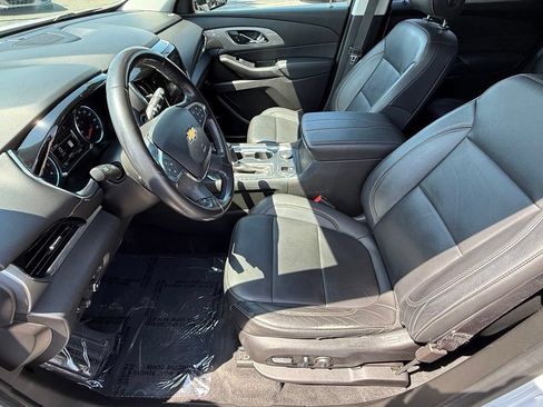 Used 2019 Chevrolet Traverse RS FWD image 18