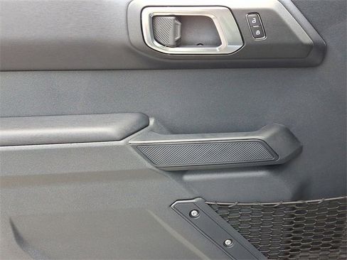 New 2025 Ford Bronco Outer Banks image 8