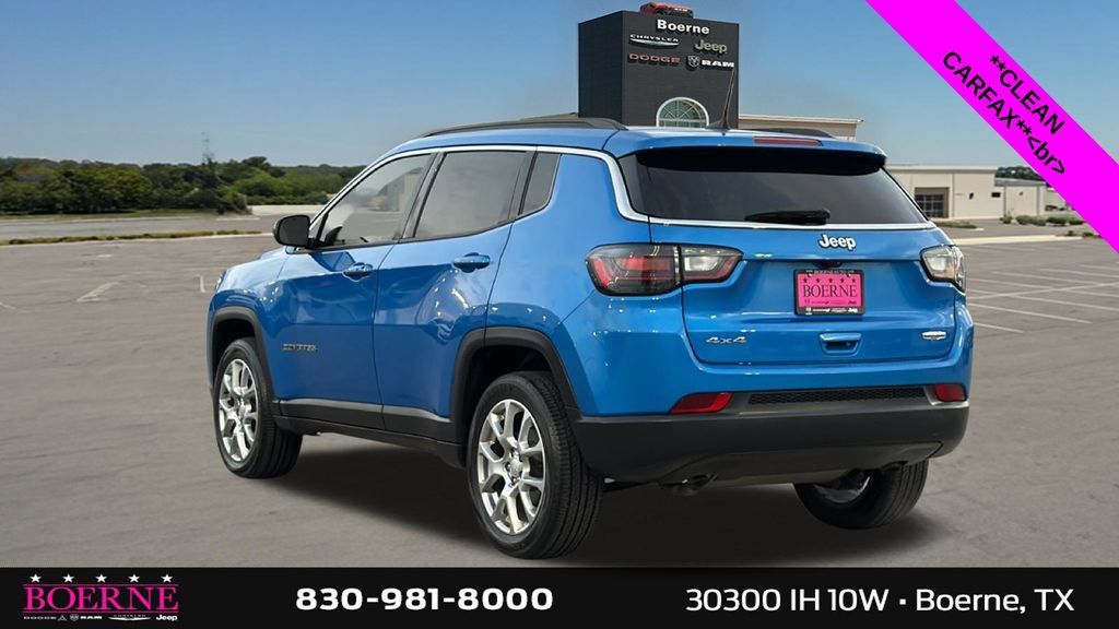 Used 2023 Jeep Compass Latitude w/ Sun and Sound Group AWD/4WD image 5
