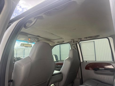 Used 2006 Ford F350 Lariat image 62