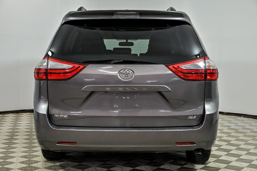 Used 2015 Toyota Sienna XLE FWD image 7