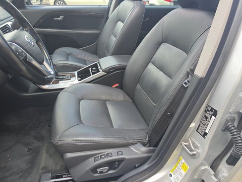 Used 2015 Volvo XC70 T6 w/ Proximity Package AWD/4WD image 21