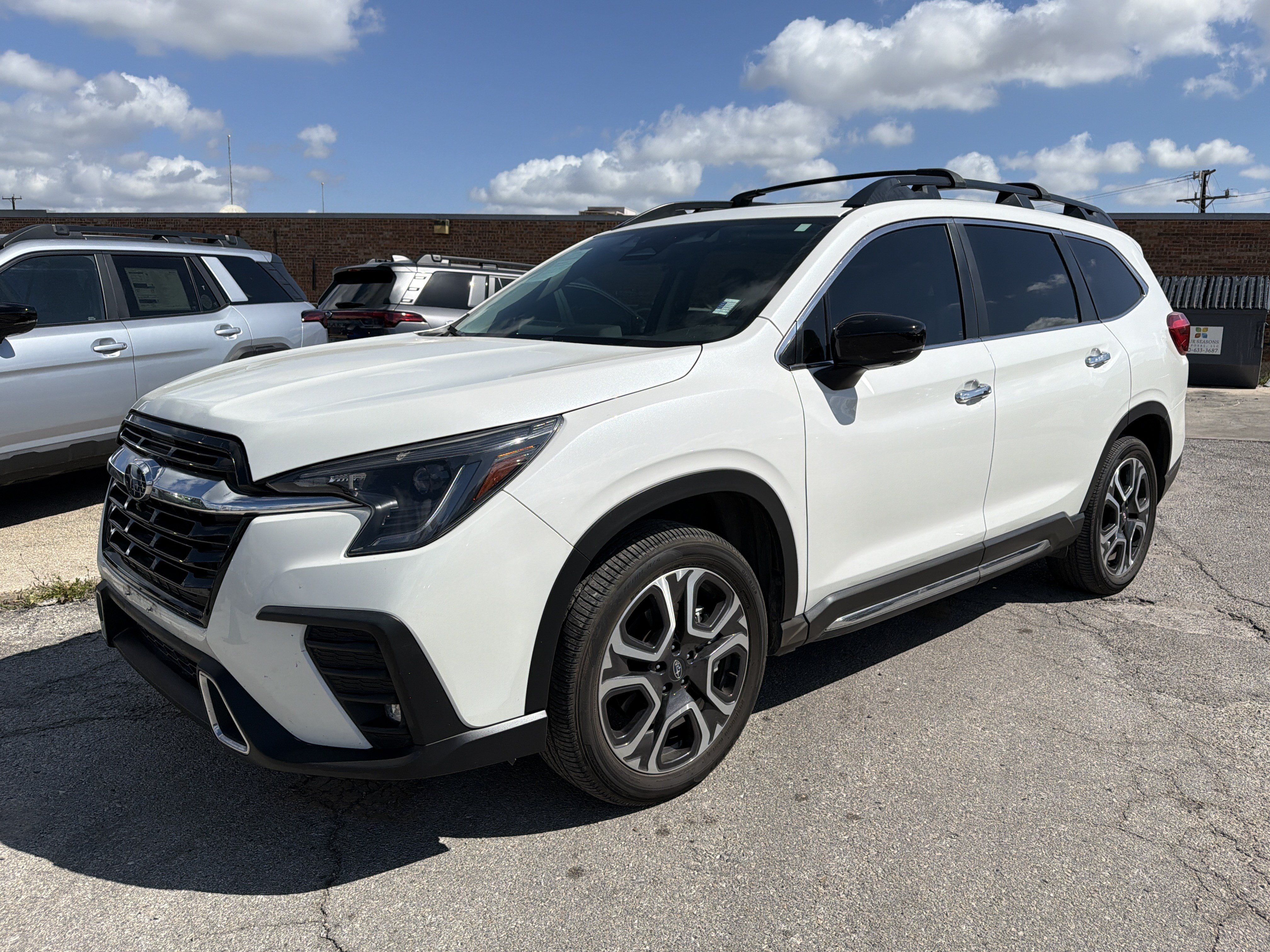 Used 2024 Subaru Ascent Touring AWD/4WD image 7