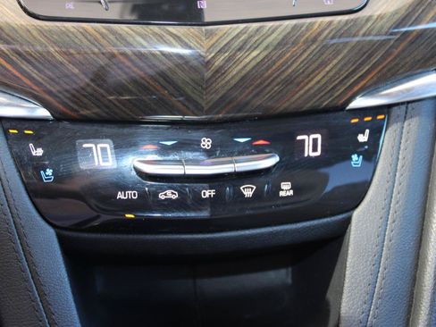 Used 2020 Cadillac XT6 Premium Luxury w/ Platinum Package AWD/4WD image 22