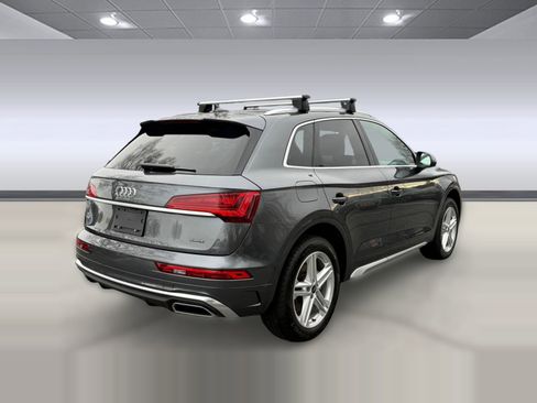 Used 2023 Audi Q5 e Premium w/ Convenience Package image 9