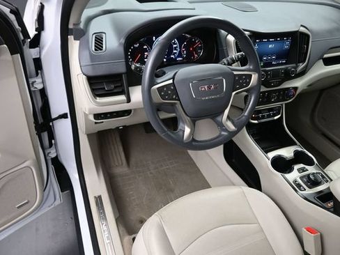 Used 2022 GMC Terrain Denali w/ Denali Premium Package AWD/4WD image 15