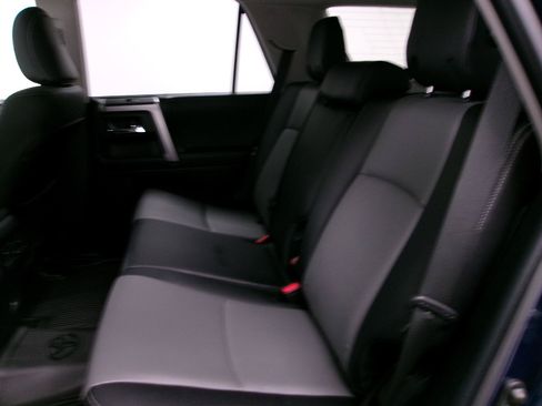Used 2023 Toyota 4Runner SR5 Premium w/ Moonroof Package AWD/4WD image 10