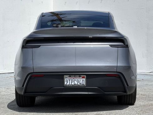 Used 2026 Tesla Model Y Long Range image 4