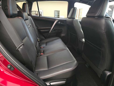 Used 2018 Toyota RAV4 SE AWD/4WD image 25