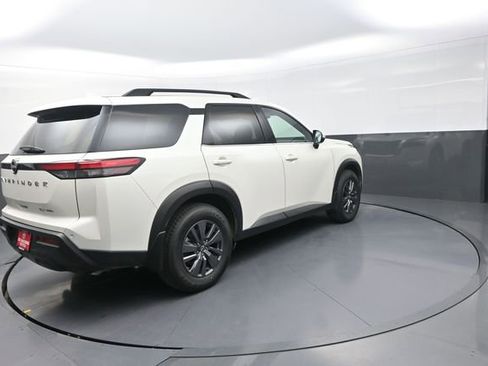 Used 2023 Nissan Pathfinder SV AWD/4WD image 27
