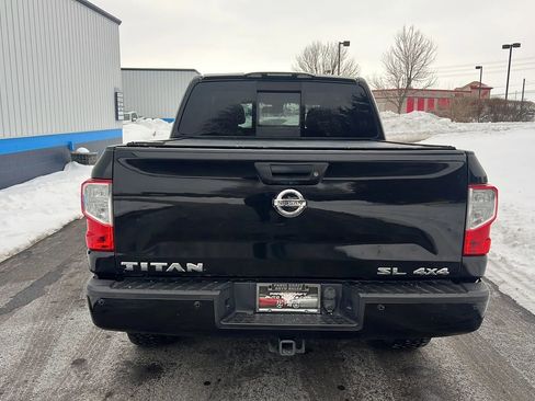 Used 2019 Nissan Titan SL image 5