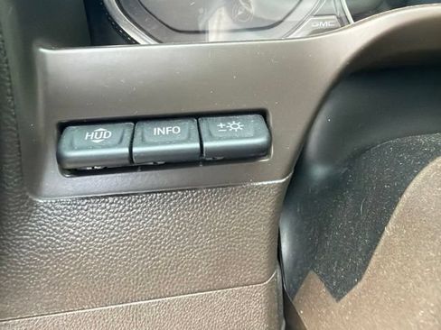 Used 2022 GMC Sierra 2500 Denali w/ Denali Ultimate Package AWD/4WD image 23
