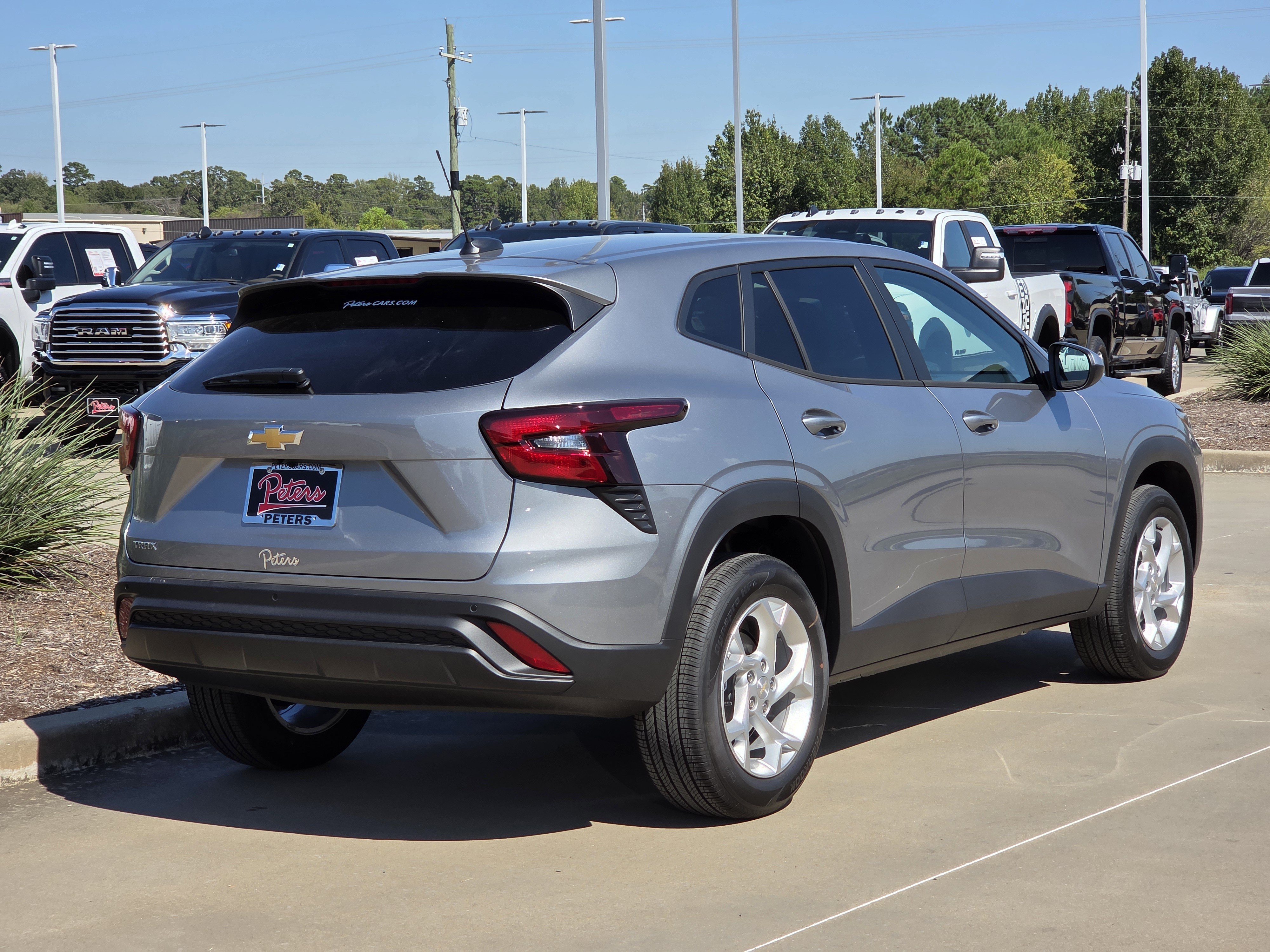 New 2026 Chevrolet Trax LS w/ LS Convenience Package FWD image 3