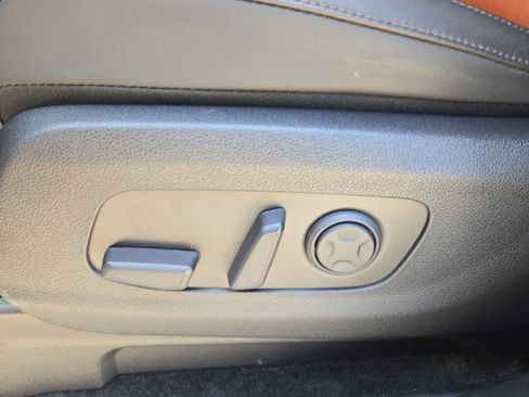 Certified 2024 Kia Carnival SX FWD image 14