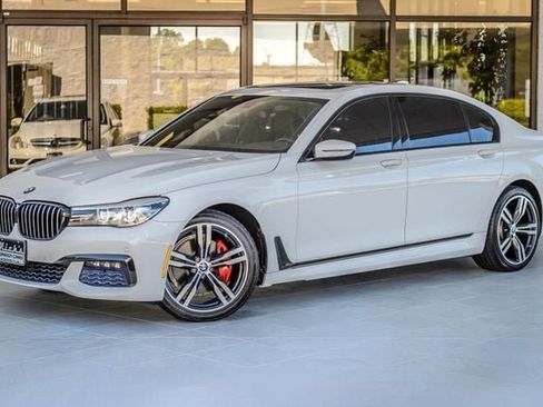 Used 2017 BMW 740i RWD image 2