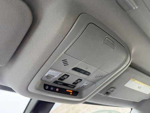Used 2018 GMC Acadia SLT FWD image 19