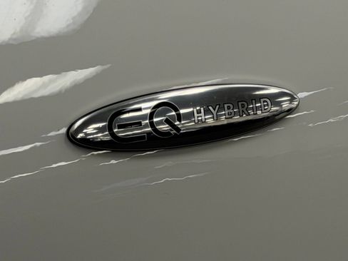 Used 2025 Mercedes-Benz GLC 350e 4MATIC image 21