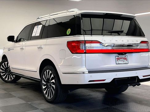 Used 2018 Lincoln Navigator Reserve w/ Technology Package AWD/4WD image 10