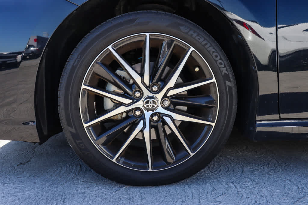 Used 2024 Toyota Camry SE FWD image 11