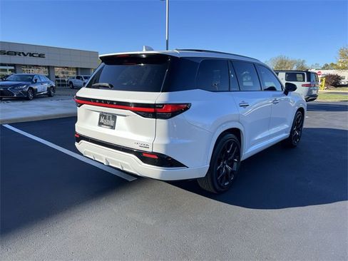 Used 2024 Lexus TX 500h AWD image 3