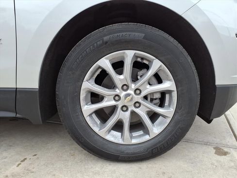 Used 2021 Chevrolet Equinox LS w/ LS Convenience Package image 9