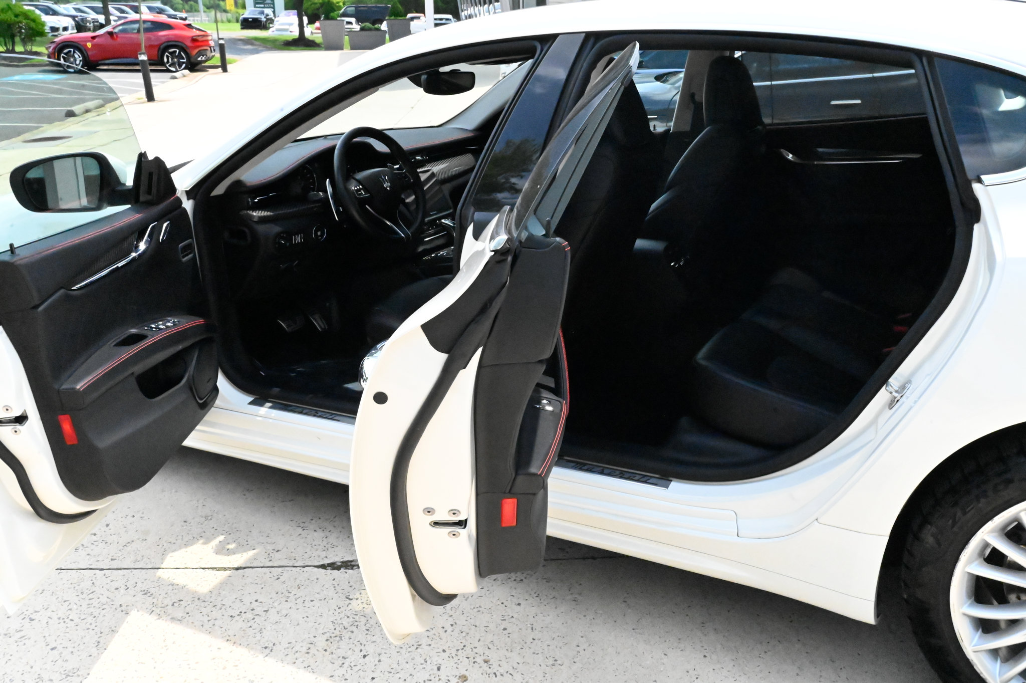 Used 2021 Maserati Quattroporte S GranSport Q4 AWD/4WD image 33